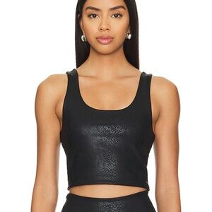 Beyond Yoga Black Top Size M NWT